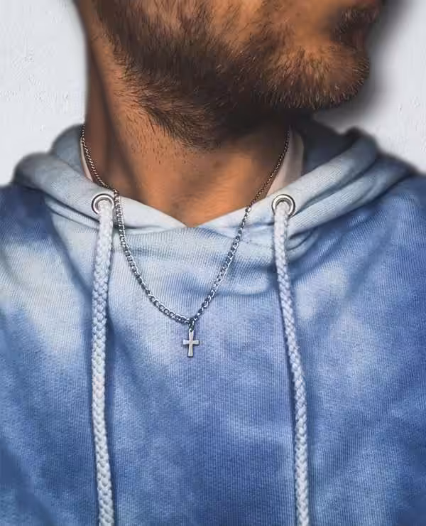 Moderner Christenschmuck, Halskette mit Kreuz, christliche Mode, Schmuck für Christen.