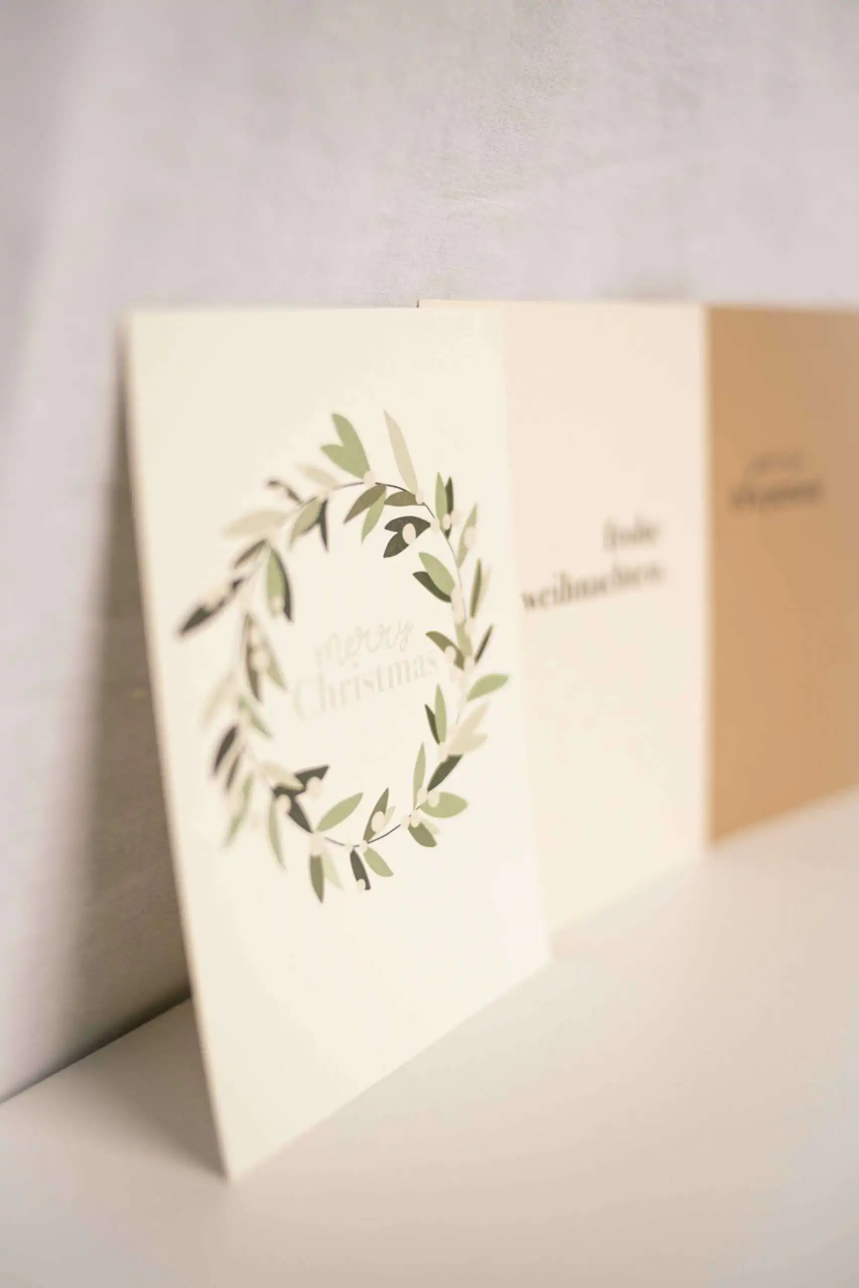 merry christmas - Karte A6 2 Frohe Weihnachtskarte mit Bibelvers und grüner Kranzdekoration, christliche Grußkarte.