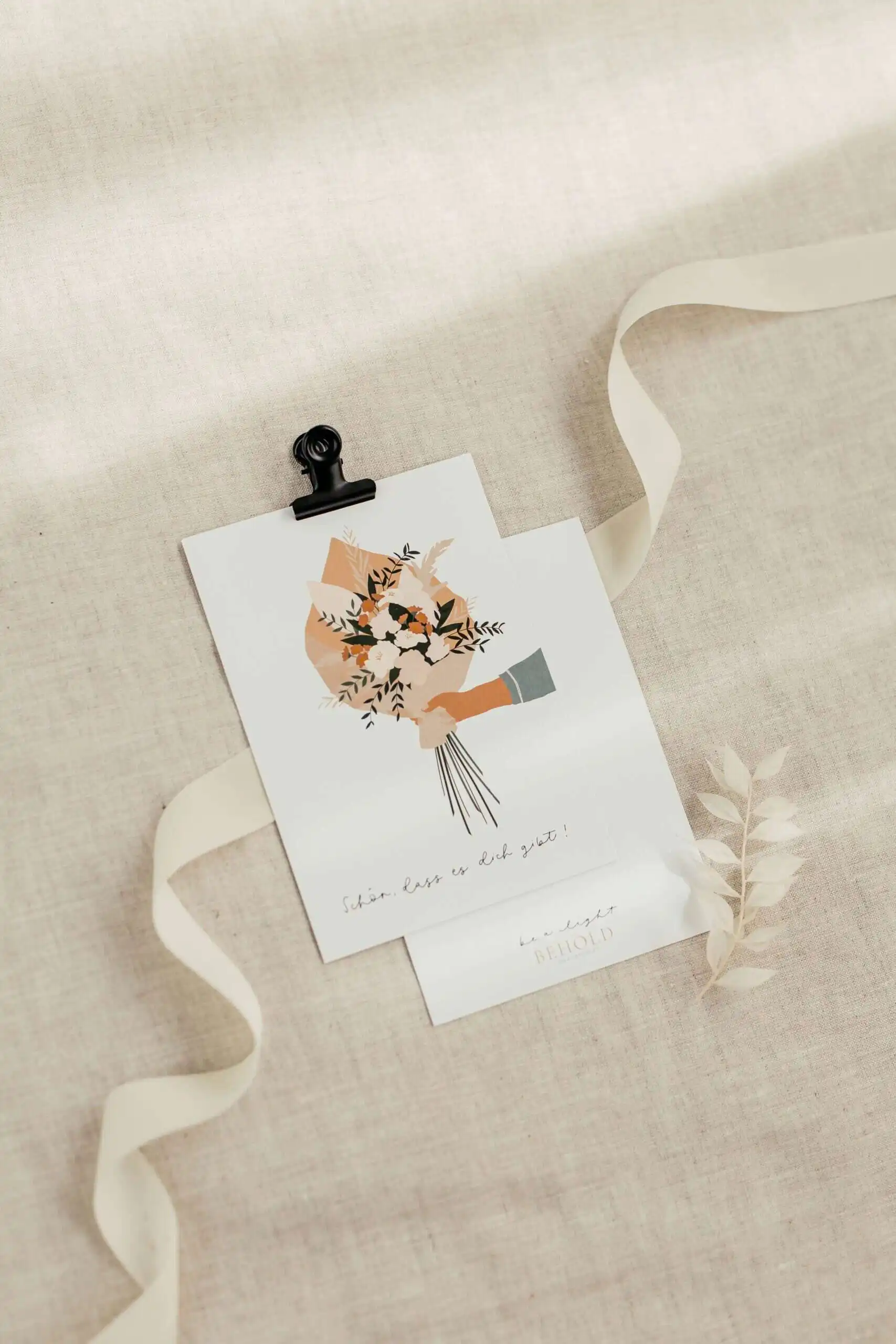 Gottes Segen Grußkarte mit Blumenstrauß für christliche Anlässe.