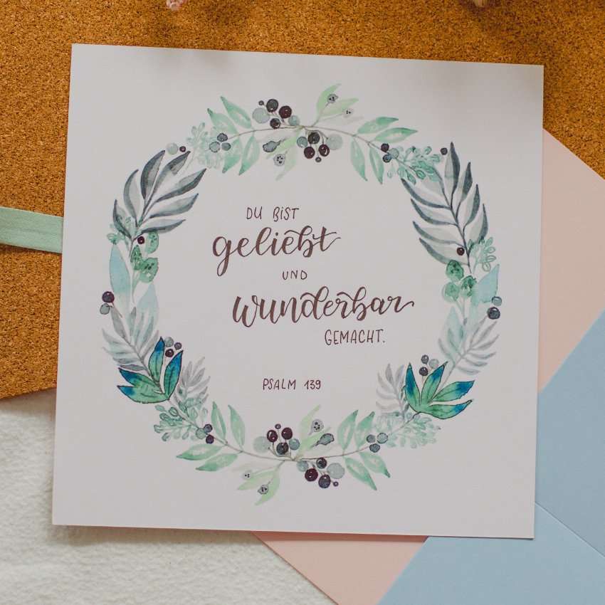 Personalisierter Blumenkranz 3 Andachtskarte mit biblischem Motiv, christliche Grußkarte, christliche Inspiration, religiöse Botschaft.