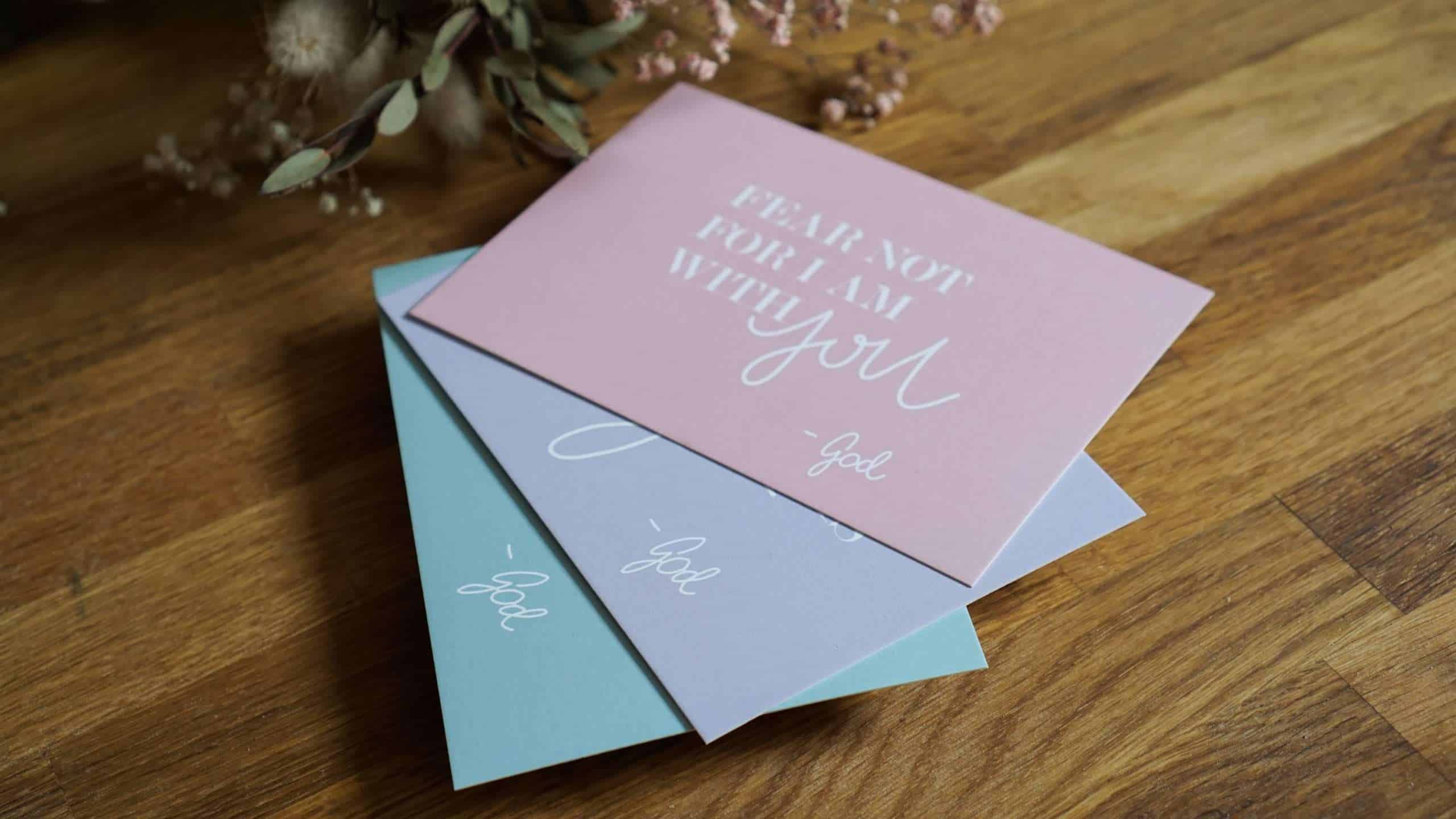 3er Set Postkarten "God is speaking" 1 Segenskarte mit christlichem Spruch, christliche Grußkarte, religiöse Papierkarte, Glaube und Gebet Karte.