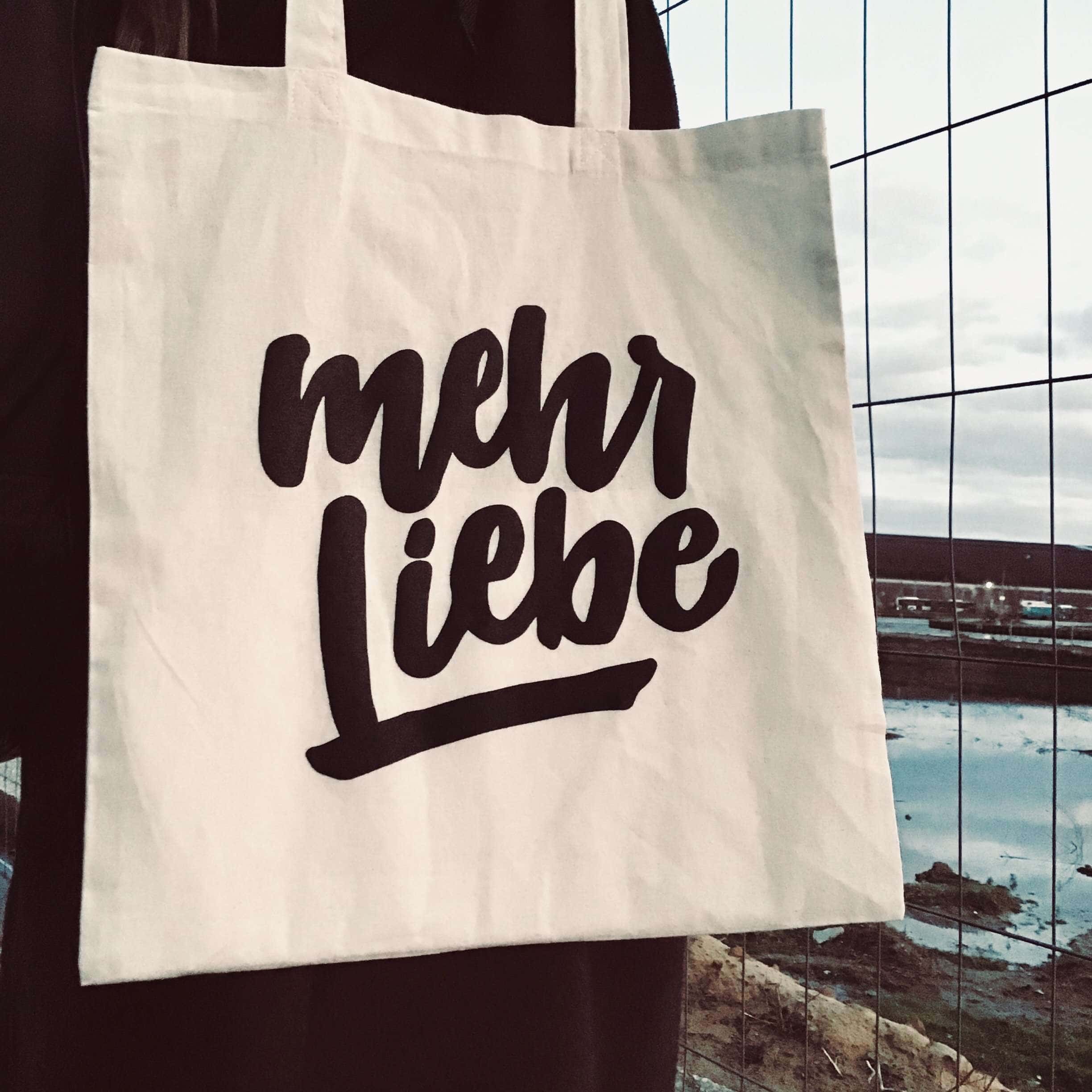 Stoffbeutel "Mehr Liebe" 1 Großer Christlicher Stoffbeutel mit "mehr Liebe" Schriftzug, nachhaltiges Einkaufs-Tasche.