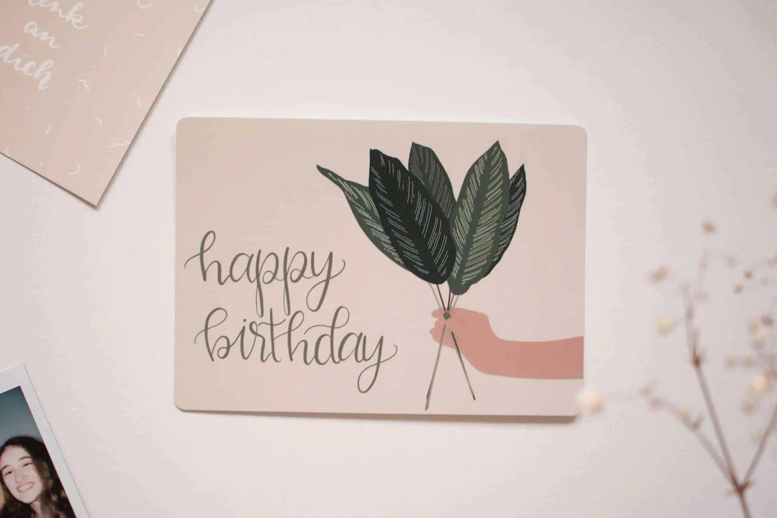 Festliche Geburtstagskarte mit Blumendesign, Grußkarte für besondere Anlässe.