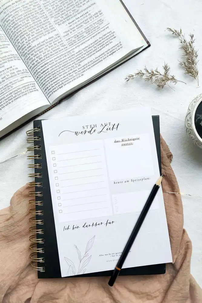 Inspirationsjournal mit christlichem Design - Glaube und Motivation für jeden Tag.