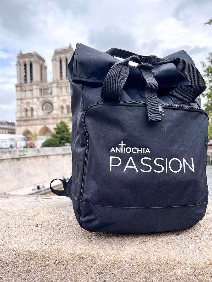 Große schwarze Christliche Tasche mit Passionsaufdruck, ideal für Glaubensreisen.