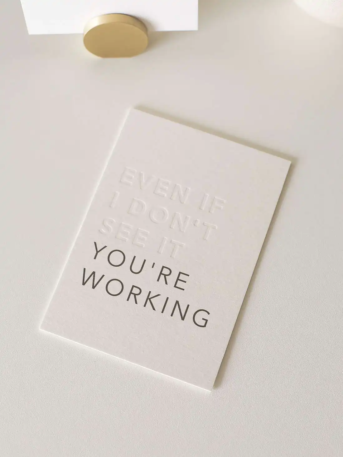 Inspirierende christliche Botschaft auf besonderer Grußkarte, Glaube, Hoffnung, Liebe.