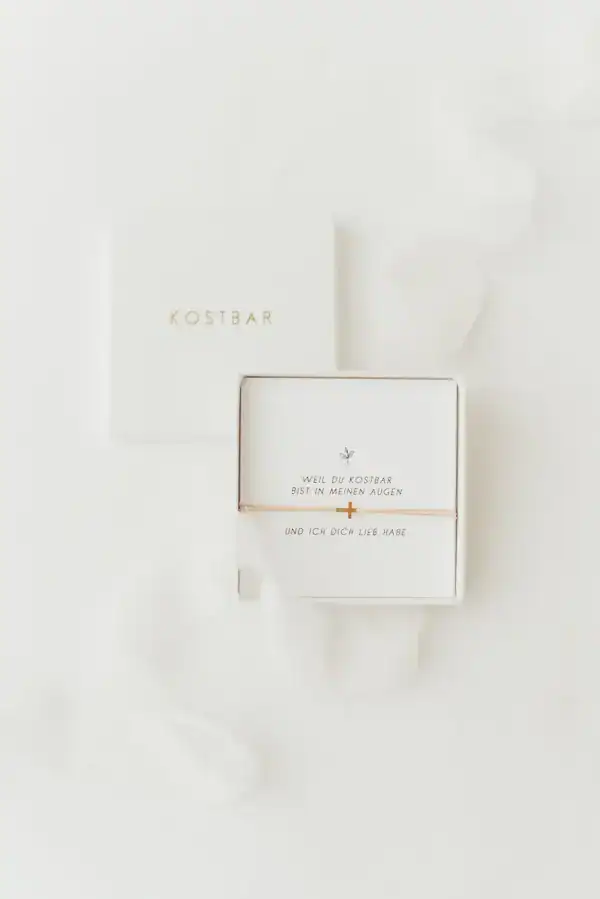 Stilvolle christliche Schmuckstücke und Accessoires auf Mookho.de.