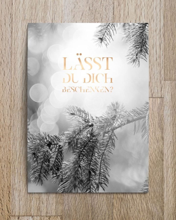 Christliche Weihnachtskarte. Postkarte zu christlichen Feiertagen in schwarzweiß mit tiefgehenden Fragen zum verschenken von undarstellbar.com