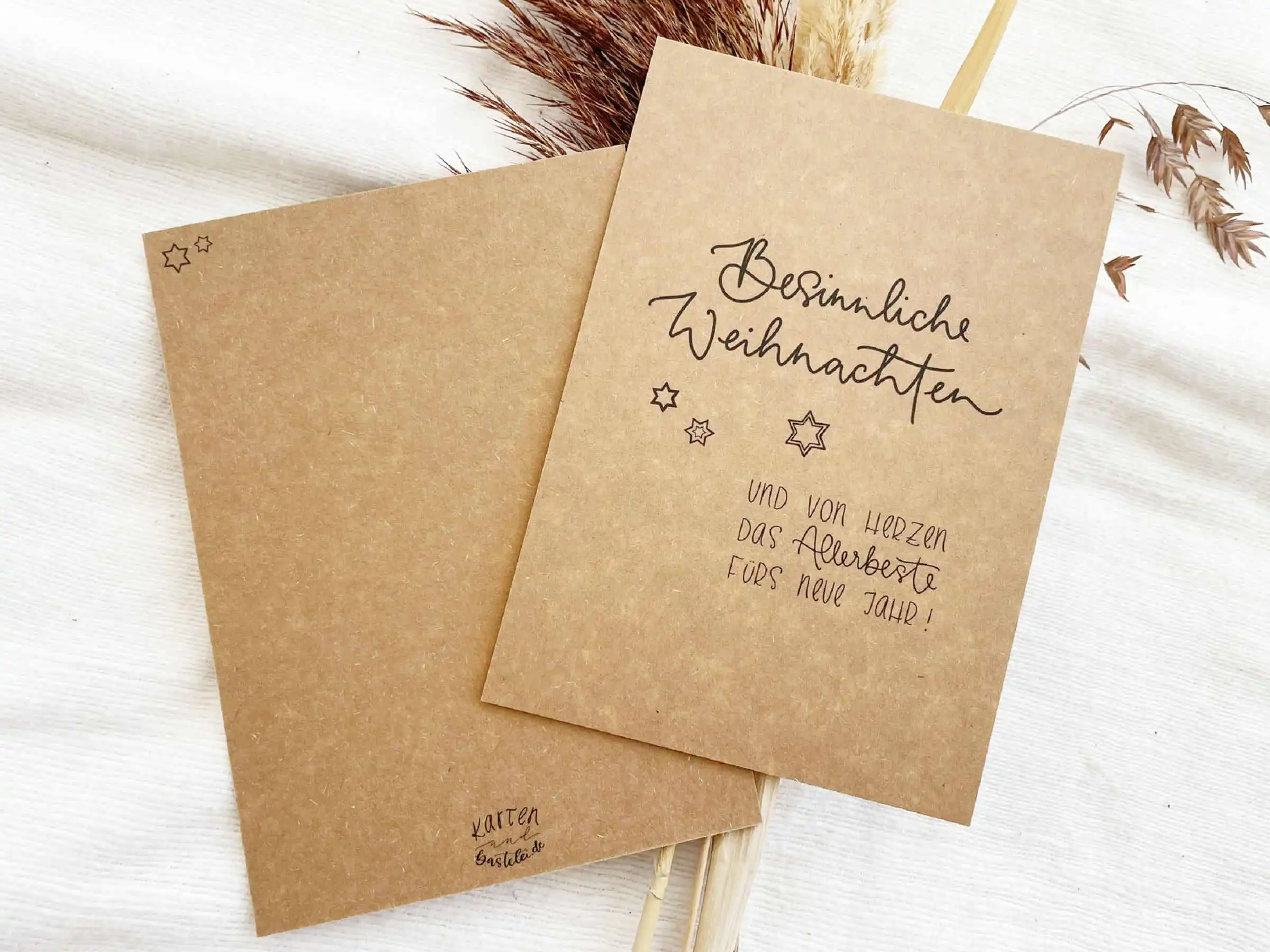 Außergewöhnliche nachhaltige Weihnachtskarten aus Kraftpapier.