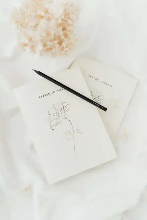 Gebetsjournal für Christen, spirituelle Verbindung, christliche Gebetsnotizen, religiöser Kalender.