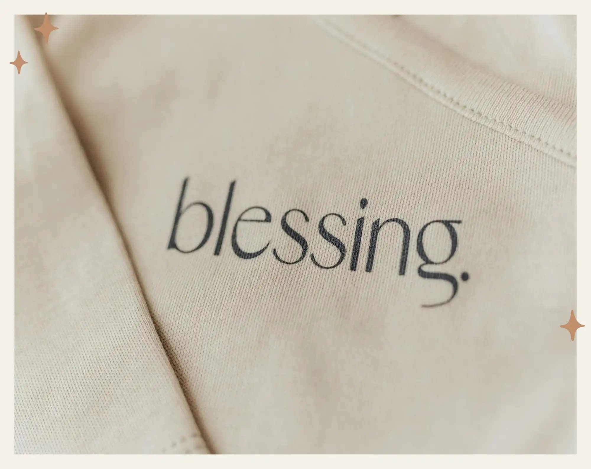 Babybody - BLESSING 2 Bezauberndes T-Shirt mit "blessing" Print, christliche Mode, christliche Kleidung.