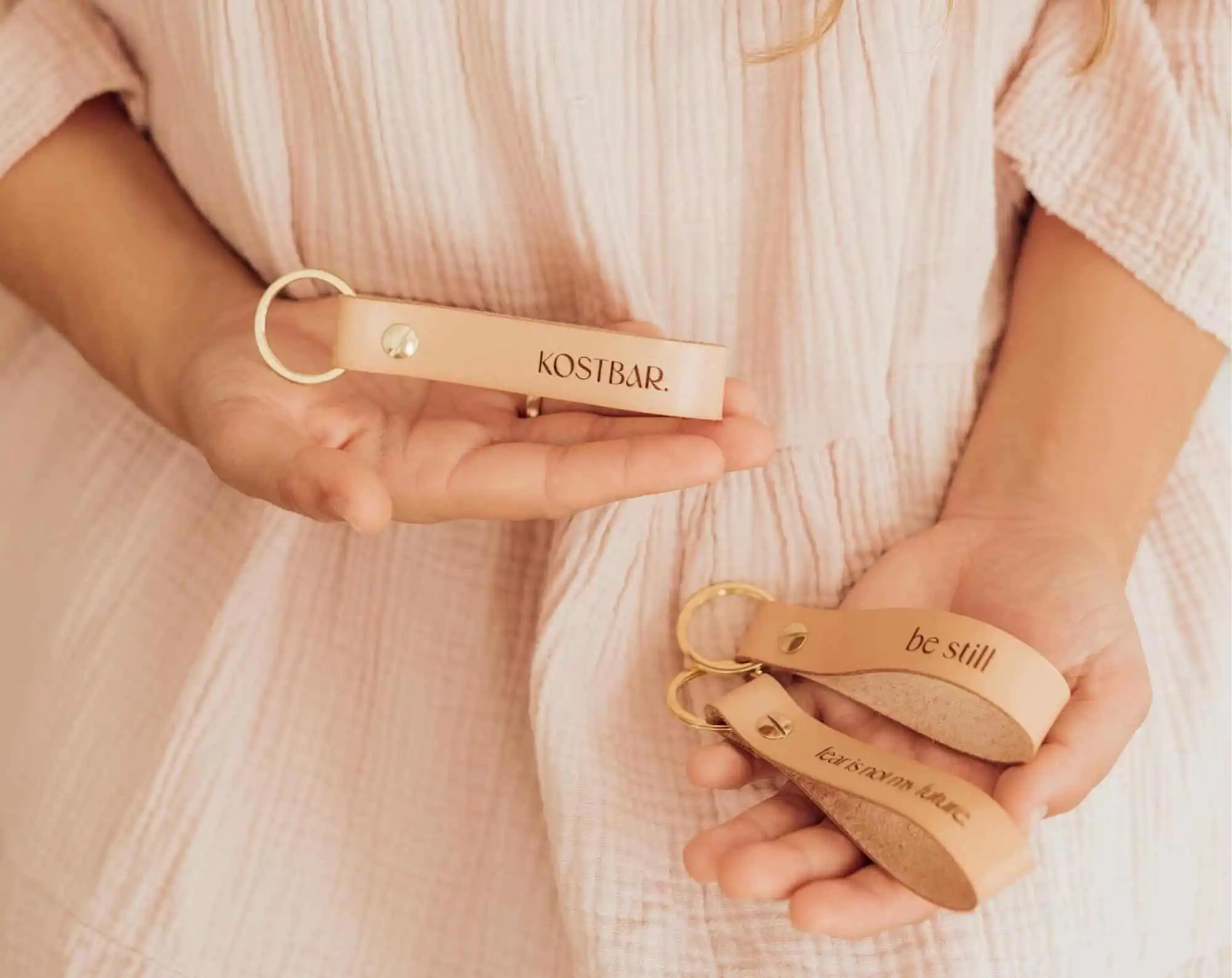 Schlüsselanhänger mit Sprüchen für Christen, christliche Geschenkideen, Glaube, Hoffnung, Liebe.