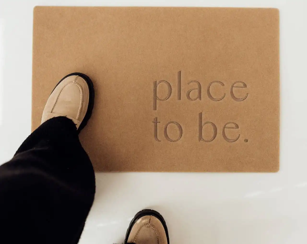 Maßgeschneiderte Fußmatte mit christlichem Motiv und Begrüßung, mookho.de.