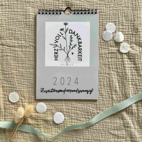 Herzliche Dankbarkeit Kalender 2024, christliches Design, spirituelle Inspiration.