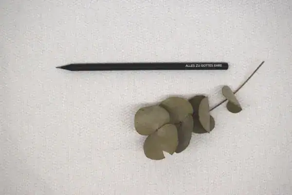 Ausschnitt eines Christlichen Schreibartikels und Dekorationsobjekts auf der Website mookho.de.