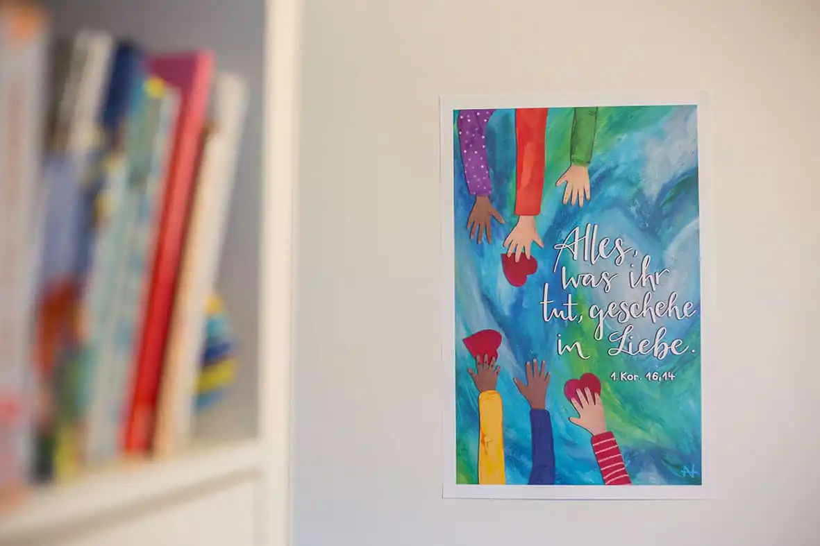 Poster "Bunt" Jahreslosung 2024 2 Vielfalt christlicher Bilder für Kinder auf christlicher Marketplace-Website.