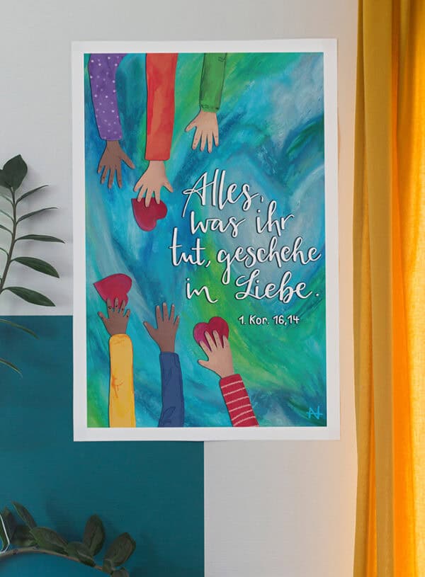 Vielfältige christliche Wanddekoration mit biblischem Vers 1 Kor 16,14.