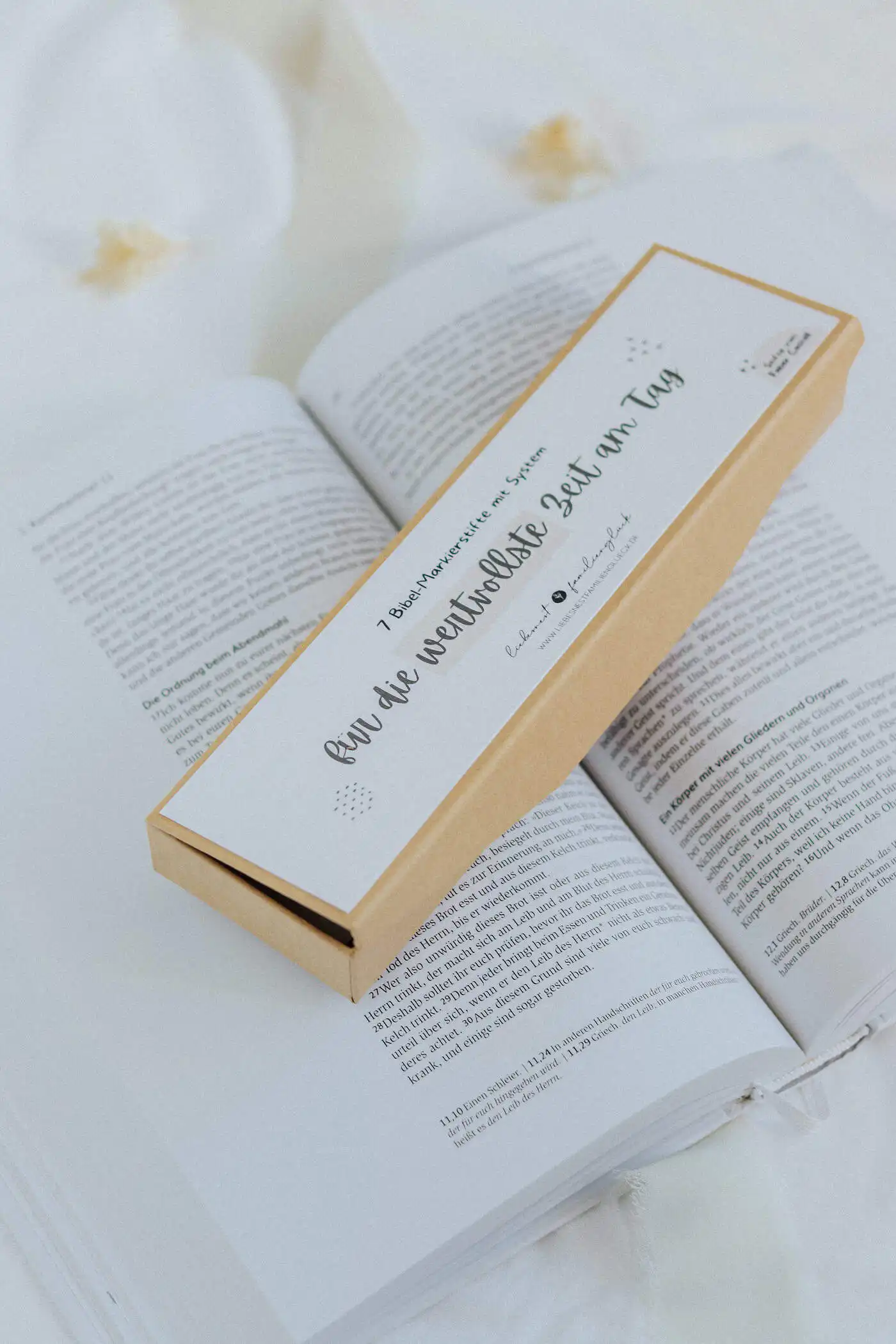 Bibel-Markierstifte mit System • neon 4 Gottesophen Bibelzitate auf Geschenkbox für christliche Marken, hochwertiger christlicher Schmuck.