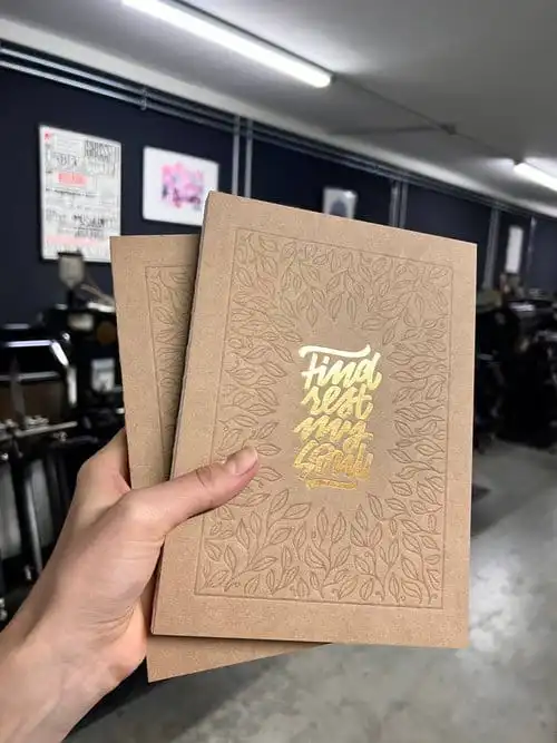 Gottesdienst-Programmheft mit Hirsch-Design für christliche Veranstaltungen in Deutschland.