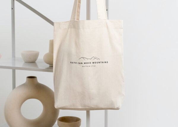 Leinentasche mit christlichem Motiv und Bibelvers, nachhaltige christliche Produkte, Glaubensaccessoires.