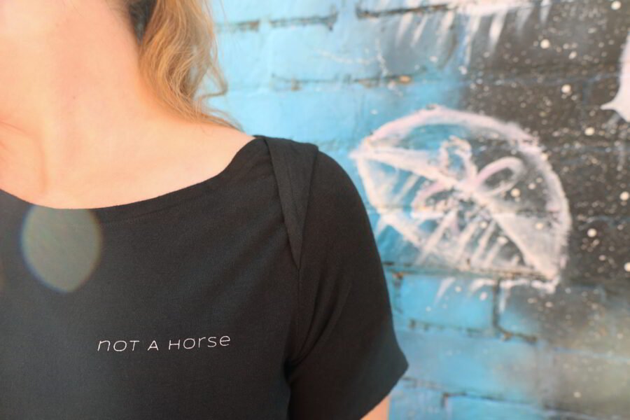 not a horse - Women Shirt – brave and free - Model front print