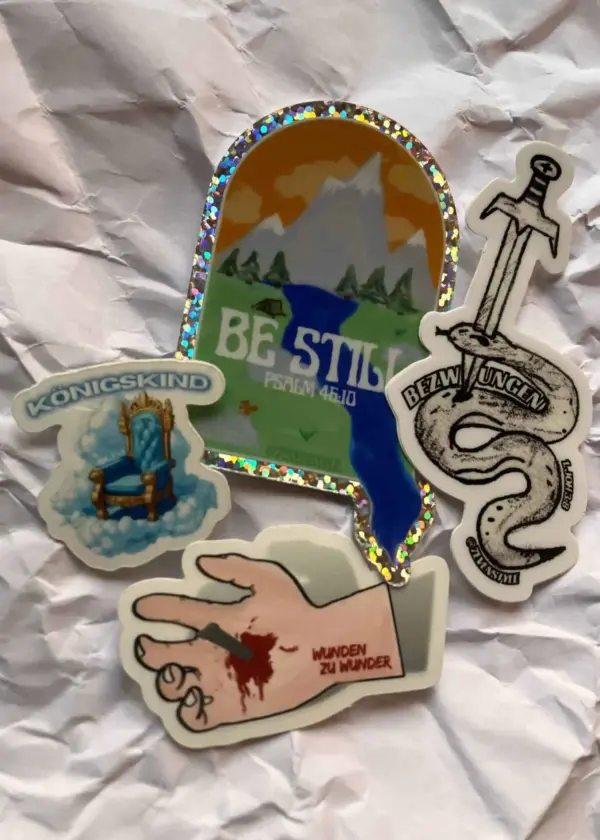 Friedliche religiöse Aufkleber mit Berg, Fluss und Bibelvers für Christen.