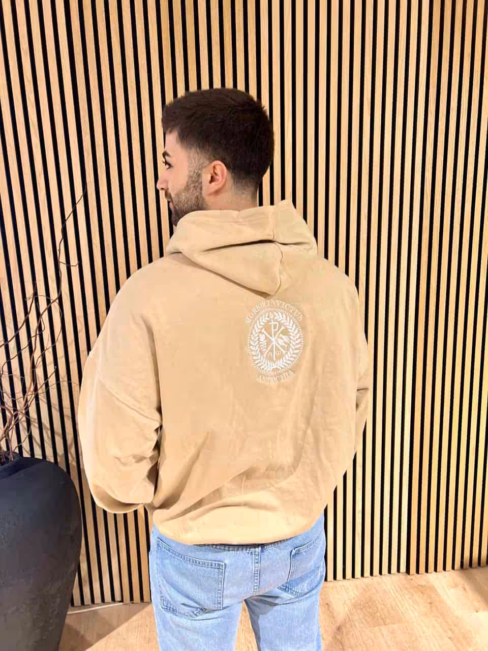 Oversize Hoodie - "Invictus" 4 Kleidung mit christlichem Logo, Männer Hoodie, christliche Fashion, Streetwear mit Bibelmotiv, christliche Markenmode.