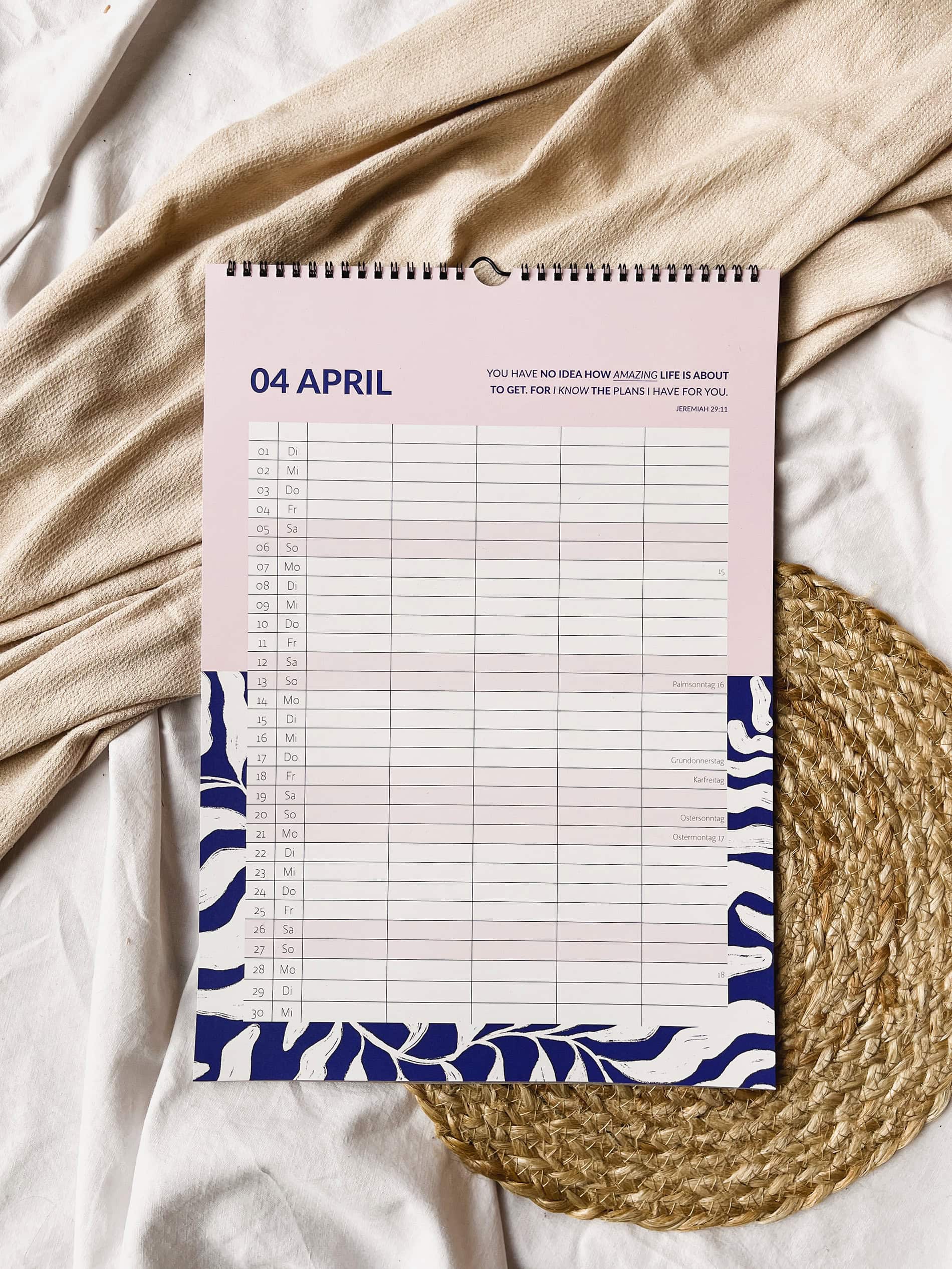 Familienkalender 2025 | 5 Spalten | Feiertage | Kalenderwochen 6 Moderner Kalender für christliche Termine und Feiertage, Christliche Geschenkideen.