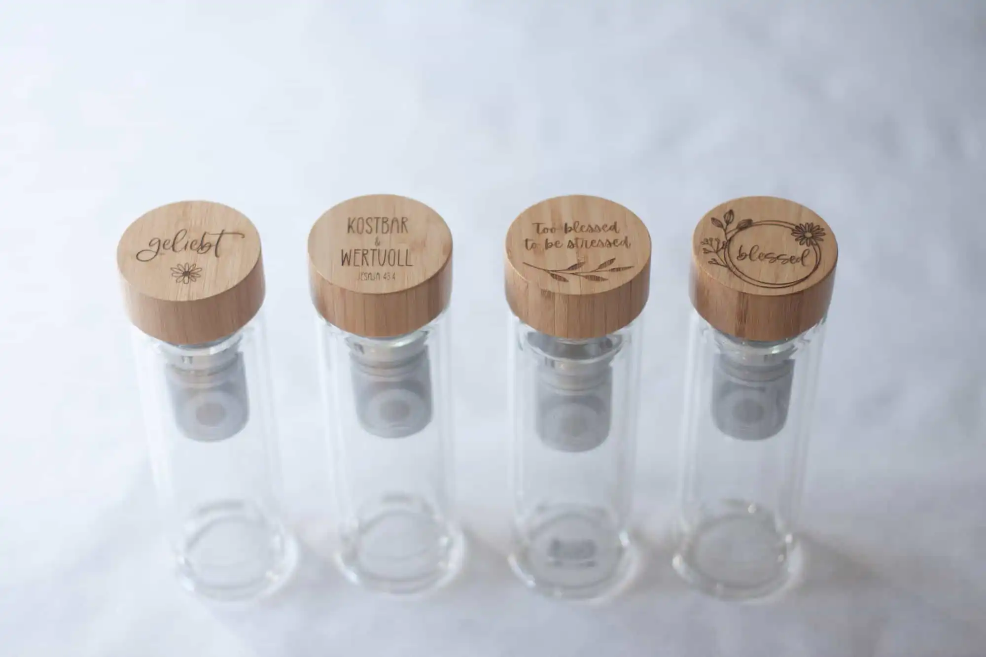 Doppelwandige Glasflasche mit Spruch 2 Gotteslob - Bibelzitate in Holzdeckeln, christliche Marken auf Mookho.de.