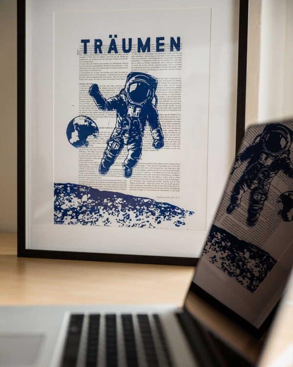 Himmlischer Astronaut auf christlichem Poster bei mookho.de.