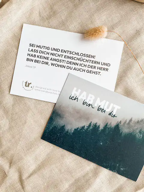 Ermutigungskarten im Kartenhalter aus Holz 4 Seid mutig und entschlossen, christliche Mutmach-Karten mit Bibelversen.