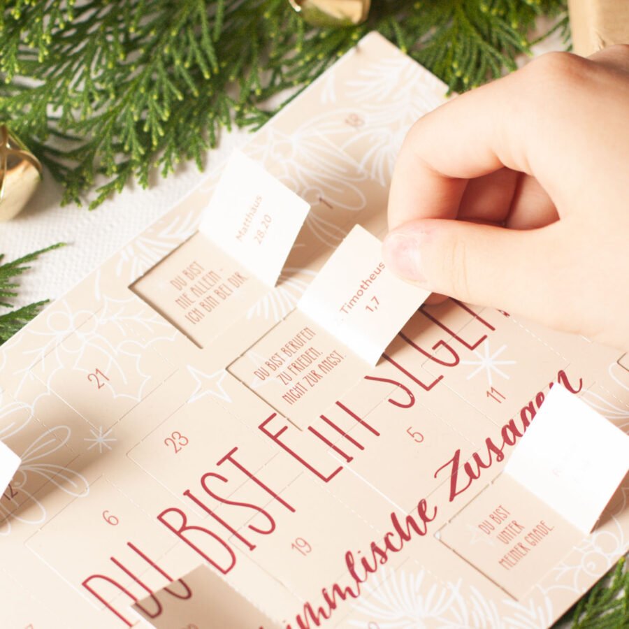 Adventskalender mit 24 Bibelversen, ideal für die Vorweihnachtszeit. Perfekt für Familie, Paare und als Geschenk.