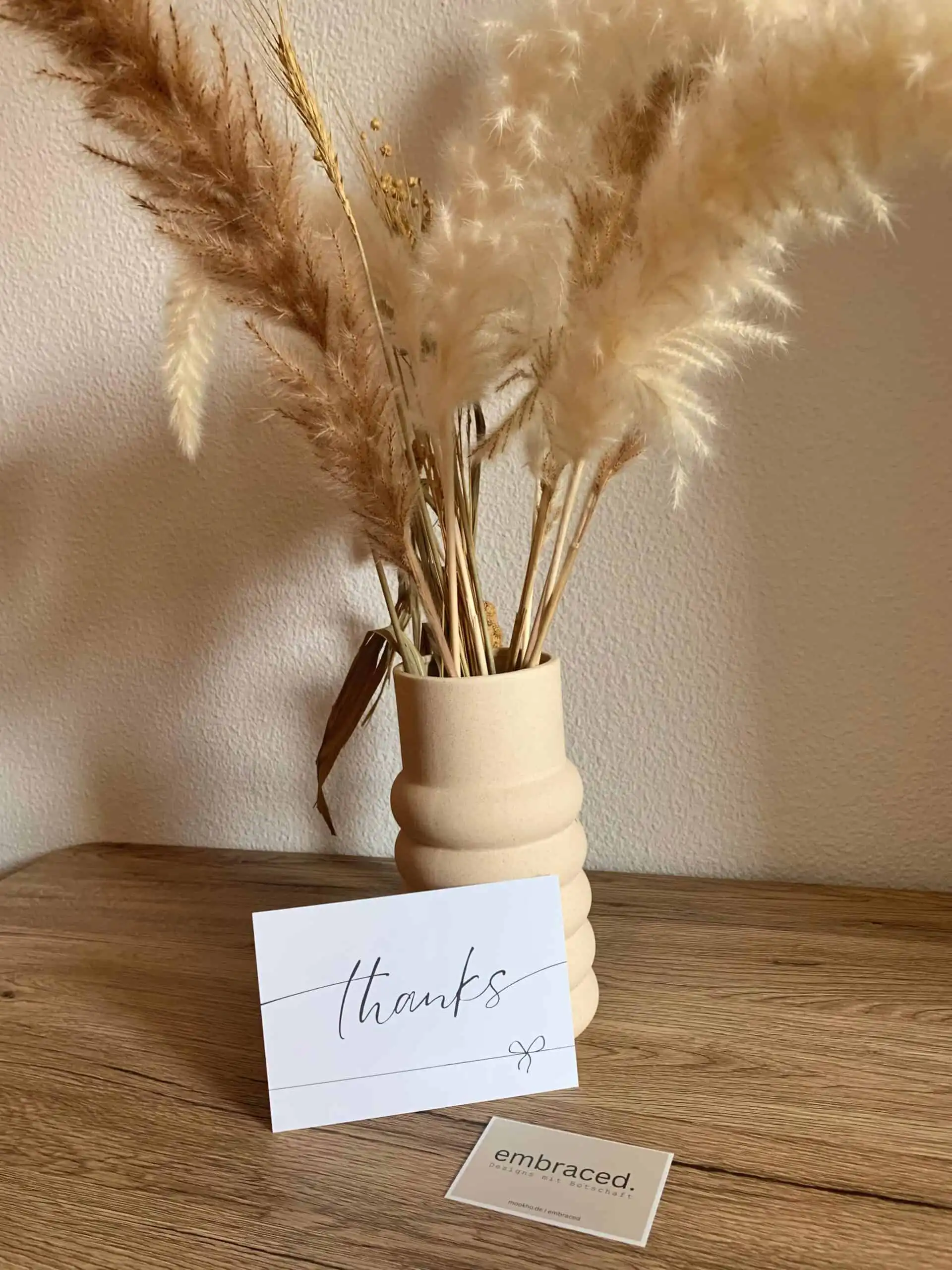 Elegante Dekoration mit Trockenblumen in Christlichem Markt, Dankeskarte, mookho.de.