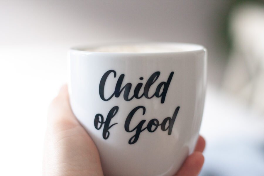 Christliche Tasse mit Spruch – stilvolle Keramiktasse Child of God von himmelhoch.art