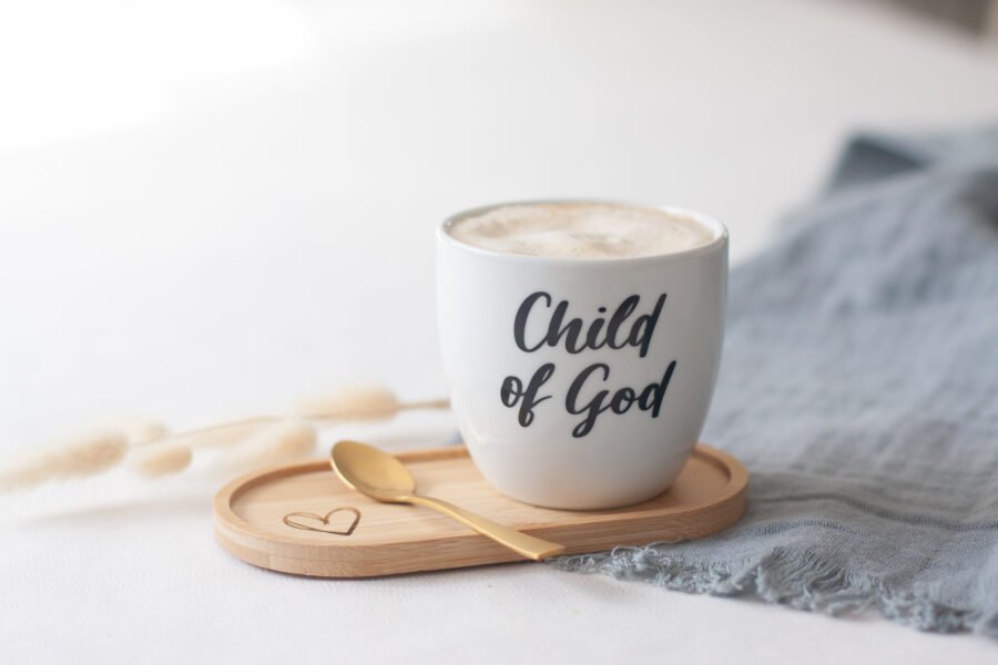Christliche Tasse mit Spruch – stilvolle Keramiktasse Child of God von himmelhoch.art