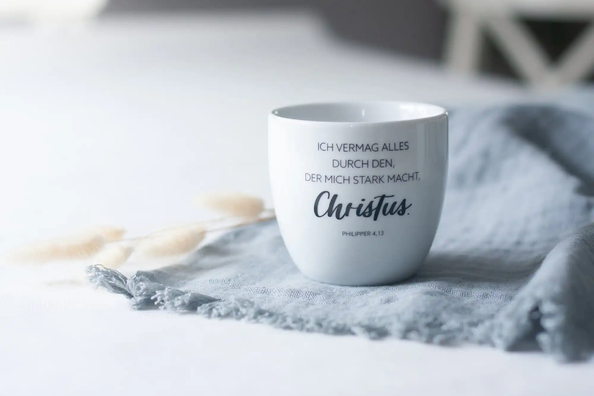 Christliche Tasse „Ich vermag alles durch den, der mich stark macht, Christus“ Philipper 4,13 5 Tasse mit christlichem Spruch auf weißem Stoff, christliche Geschenkideen, Glaubensartikel.
