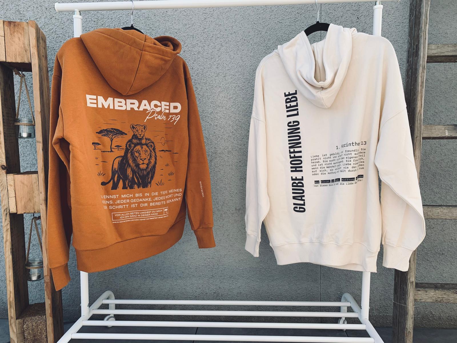 Christliche Hoodies Mit Bibelversen Im Mookho Marketplace, Stilvoll Und Religiös.