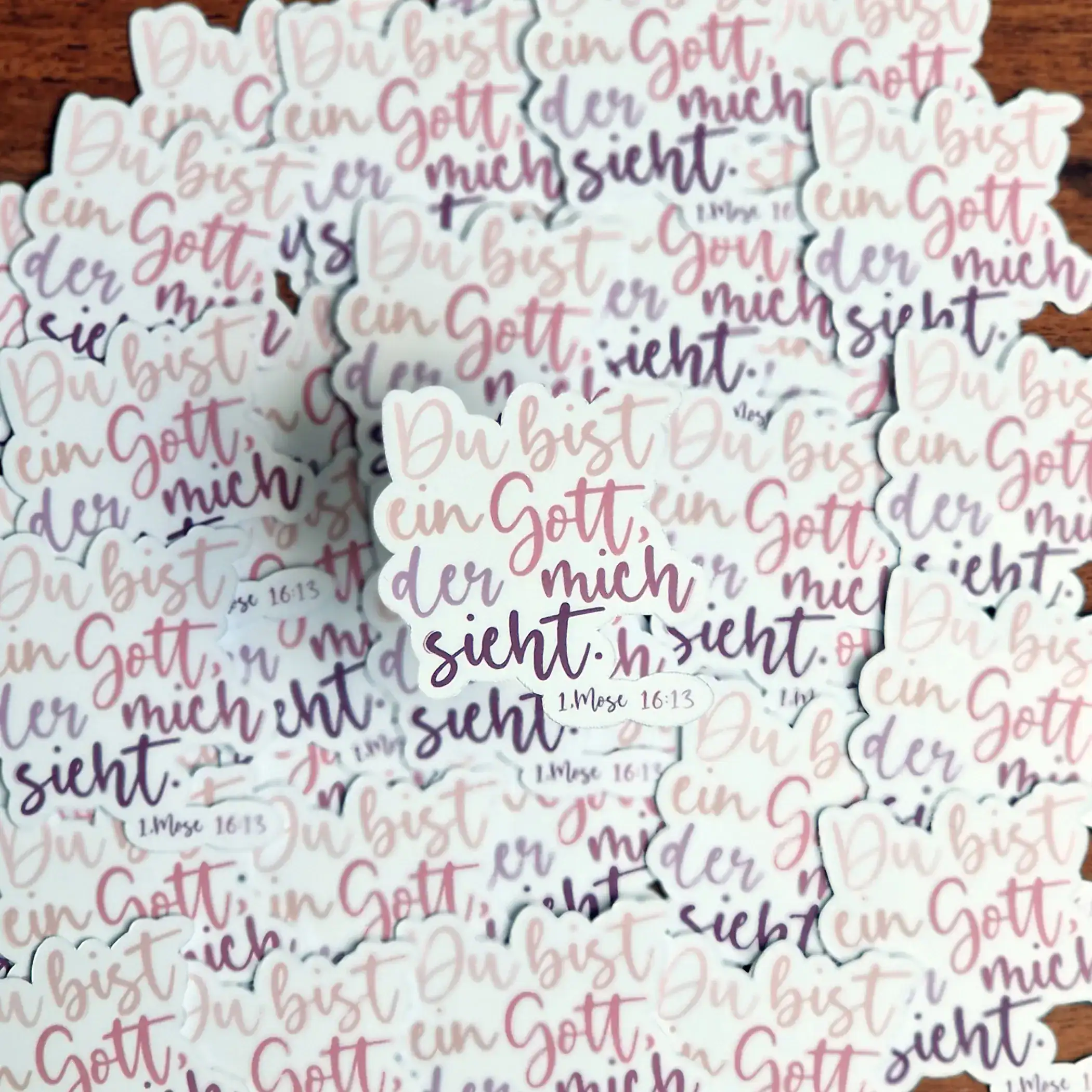 Gott Liebt Dich - Bibelvers 1.Mose 16:13, Christliche Aufkleber, Religiöse Zitate, Christliche Marke.