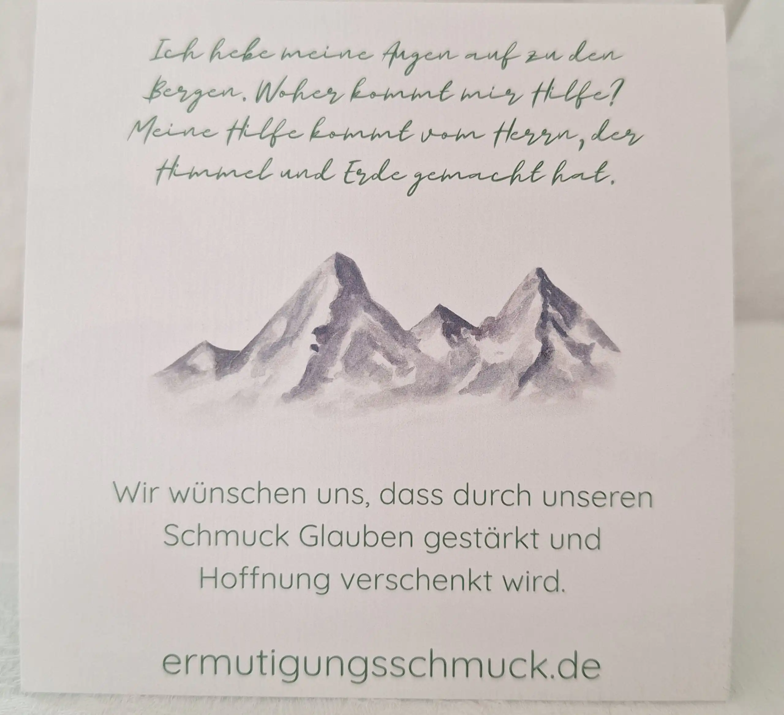 Goldkette "ich hebe meine Augen auf zu den Bergen" 3 Ich kann die Texte im Bild nicht lesen, da die Qualität und der Fokus nicht ausreichend sind. Bitte.