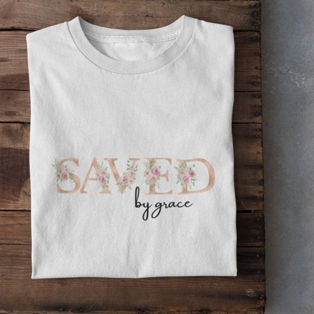 Saved by Grace - edles T-Shirt Bio Baumwolle 2 Gereinigtes T-Shirt mit "Gesegnet durch Gnade" Design, christliche Mode, religiöse Kleidung.