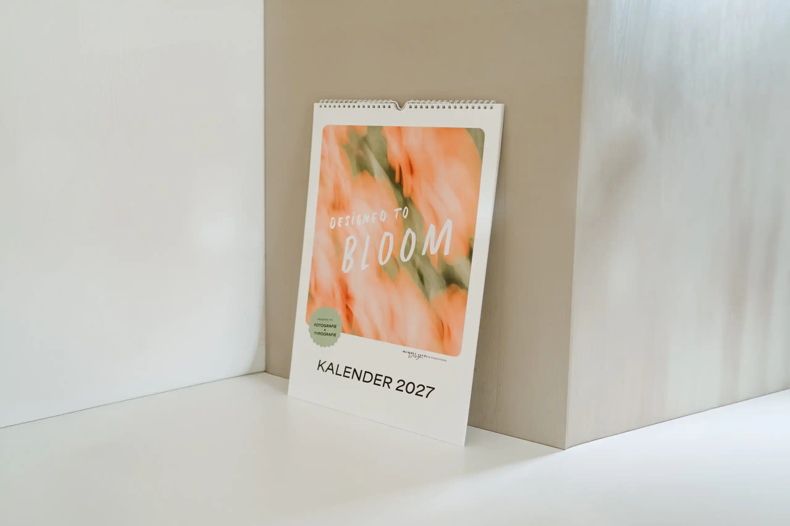 Christlicher Kalender 2027 mit Blumenmotiv auf Mookho.de.